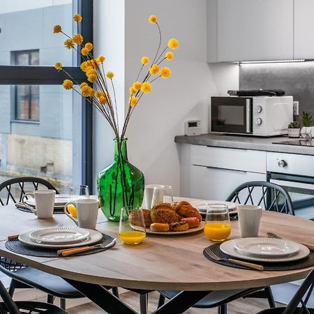 Potters Bar - Free Parking - Private Bathroom - Netflix - 4 Mins Walk To Station - 20 Mins Direct Trains To London Exteriör bild